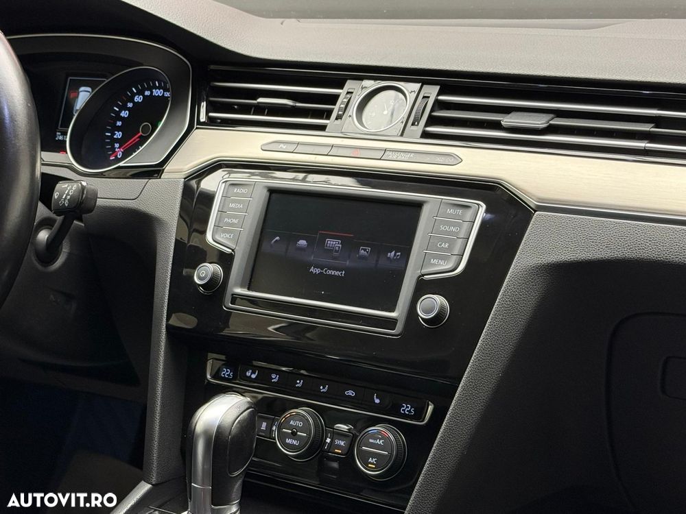 Volkswagen Passat Variant 2.0 TDI DSG 4Motion Highline - 10