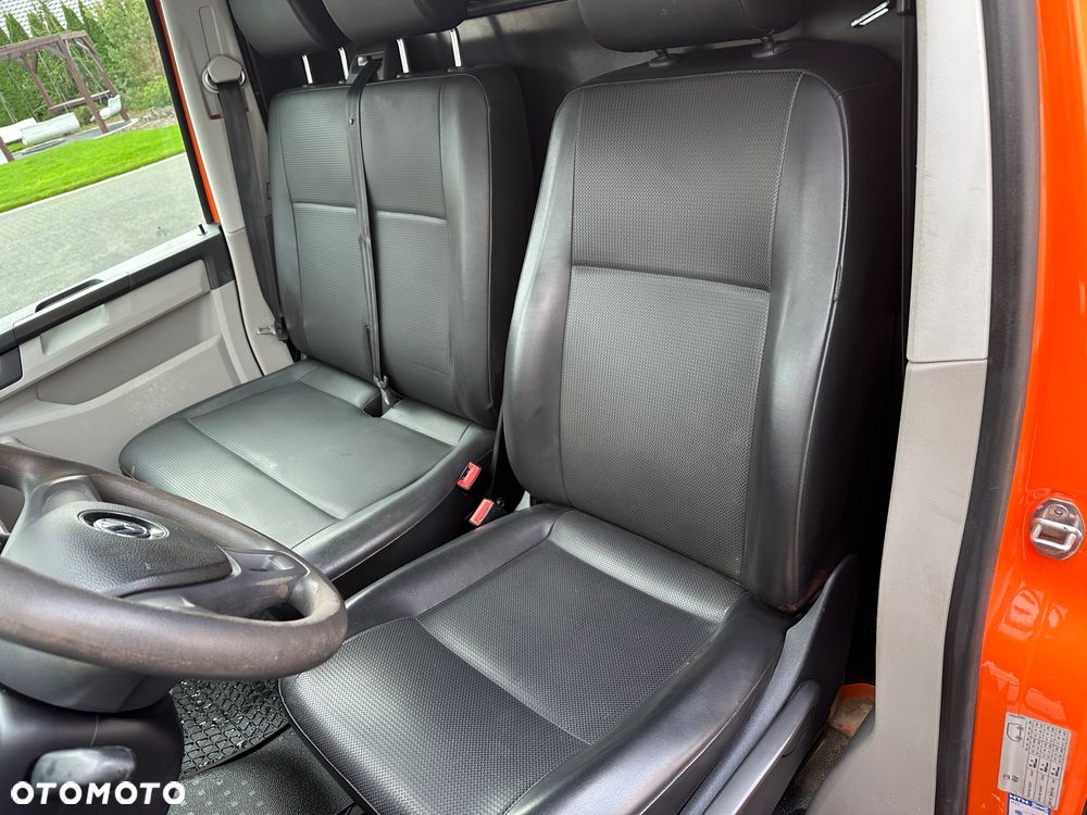 Volkswagen Transporter - 12