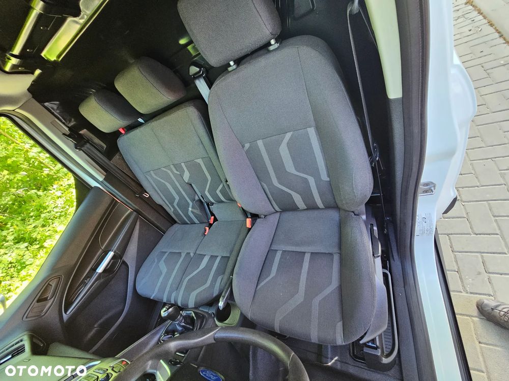 Ford Transit Connect - 25