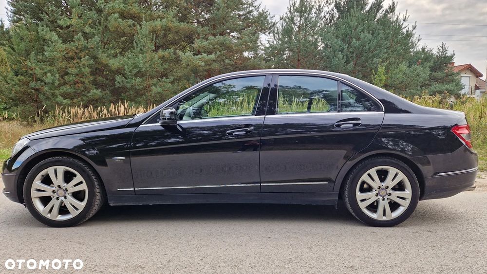 Mercedes-Benz Klasa C 180 CGI BlueEff Avantgarde - 2