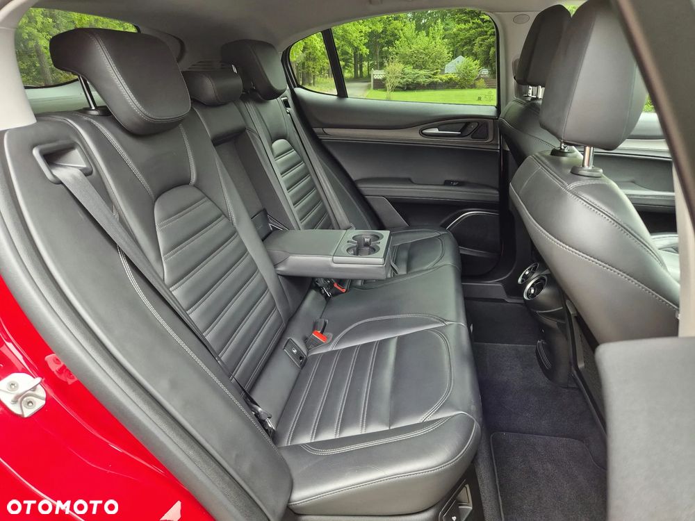 Alfa Romeo Stelvio 2.0 Turbo 16V AT8-Q4 First Edition - 22