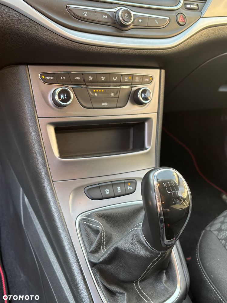 Opel Astra 1.6 T Dynamic S&S - 21