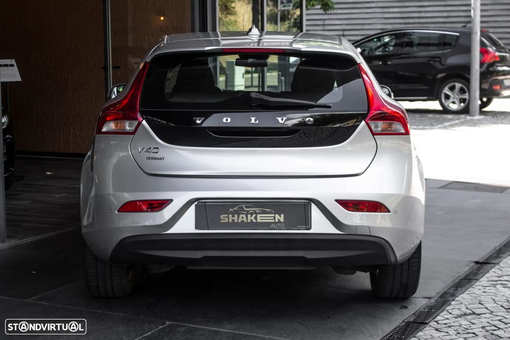 Volvo V40 D2 Kinetic - 9