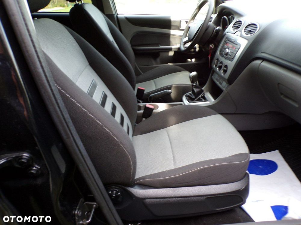 Ford Focus - 23