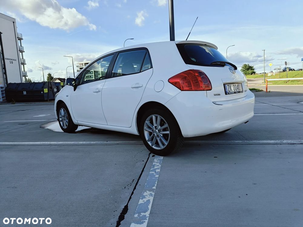 Toyota Auris 1.6 Sol - 8