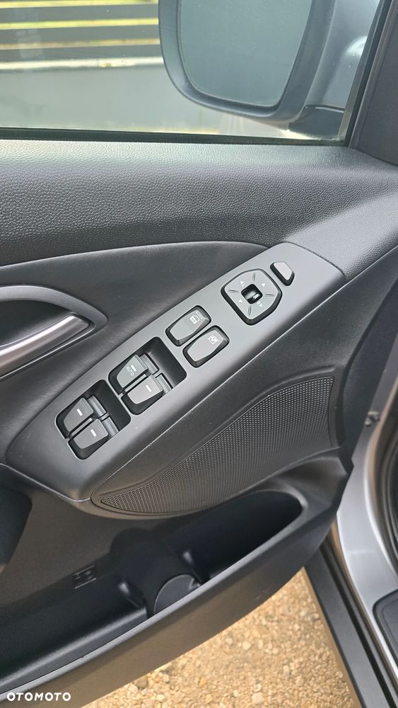 Hyundai ix35 1.7 CRDi 2WD Fifa World Cup Edition - 12