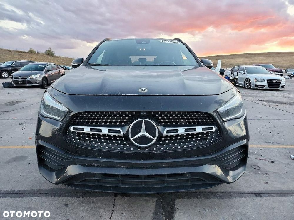 Mercedes-Benz GLA 2021