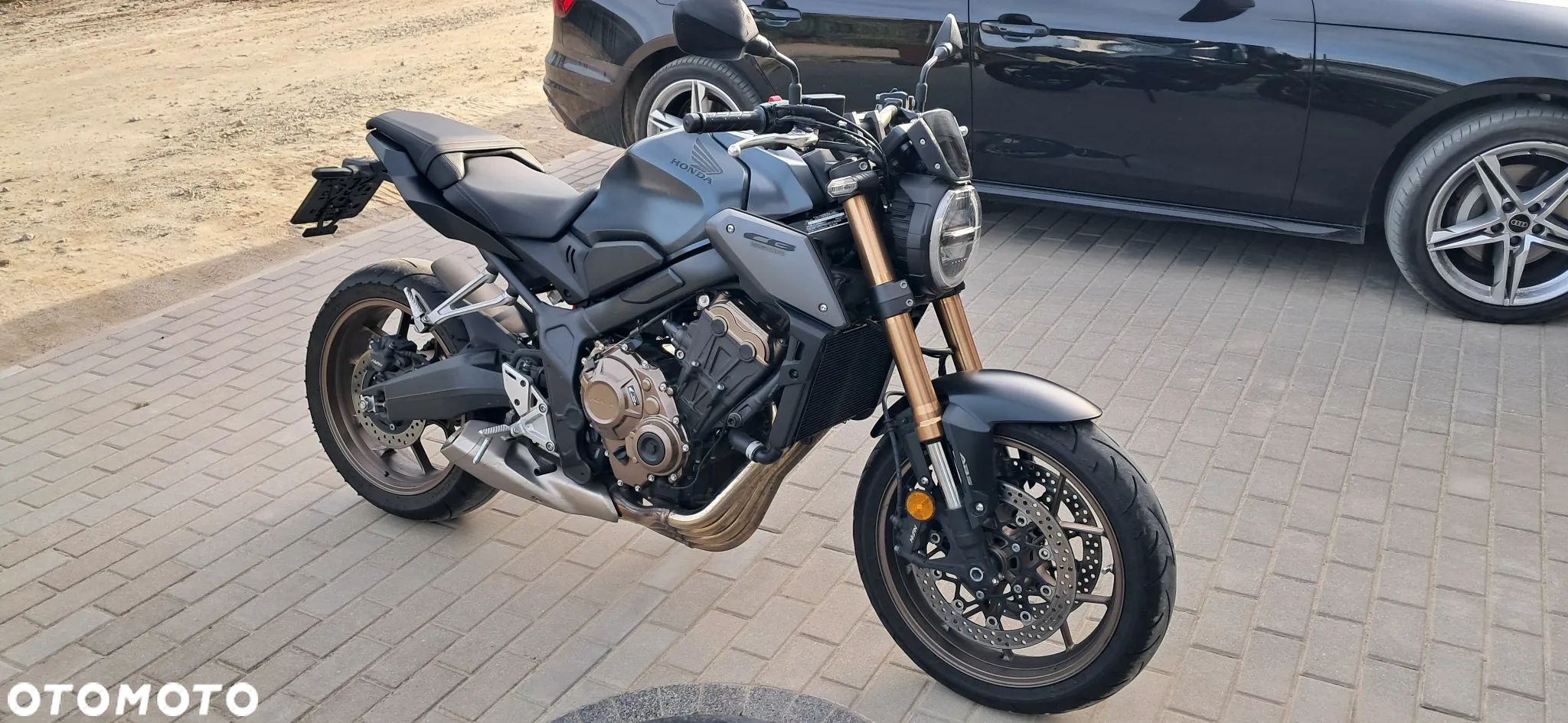 Honda CB - 1