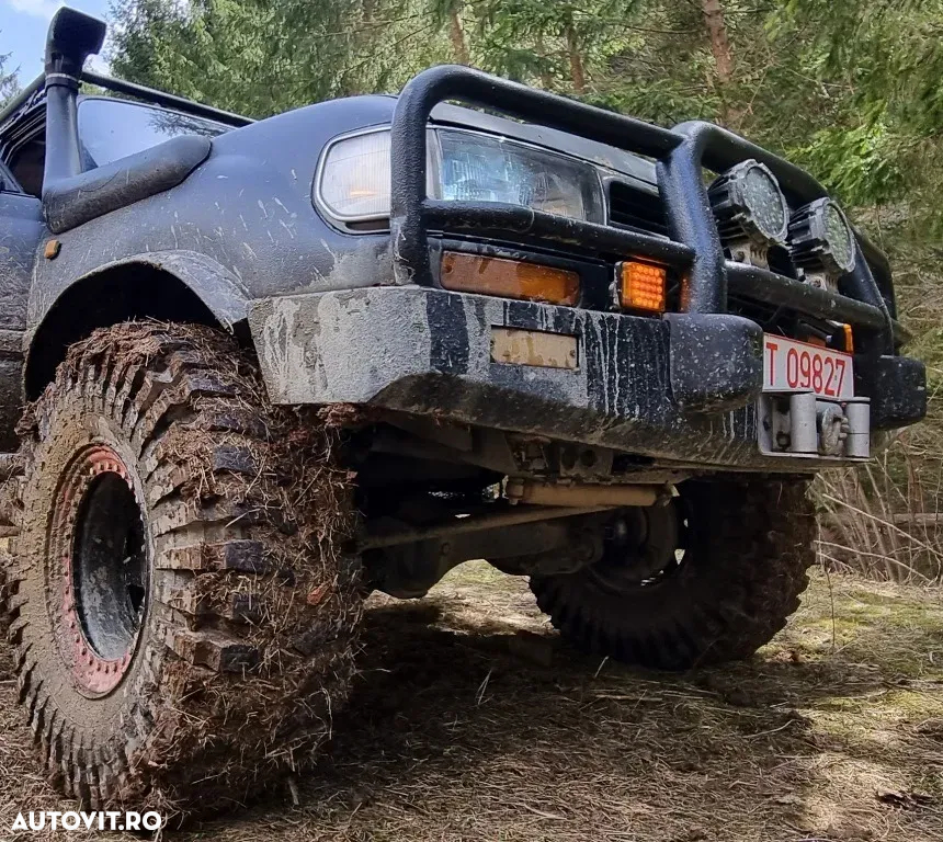 Toyota Land Cruiser - 37