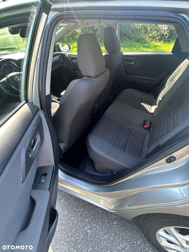 Toyota Auris Hybrid 135 Premium - 21