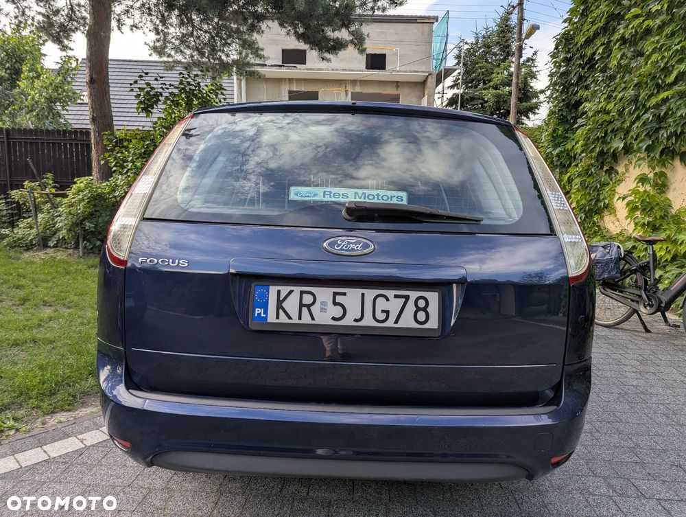 Ford Focus ver-1-6-trend-eu5 - 5