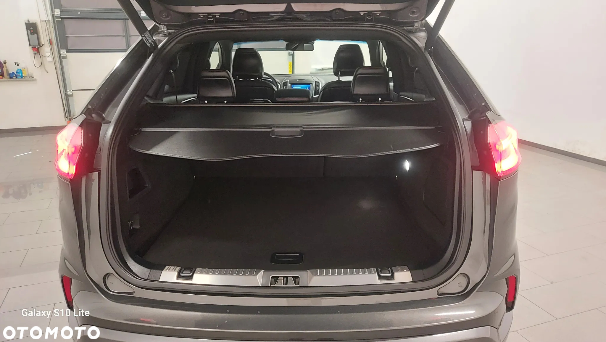 Ford Edge 2.0 EcoBlue Twin-Turbo 4WD ST-Line - 14