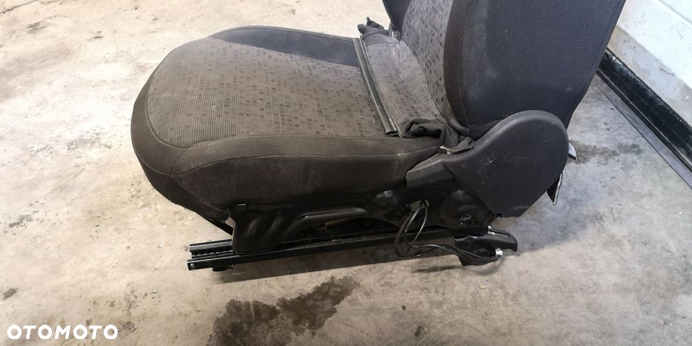 OPEL ADAM SIEDZENIE PASAŻERA EUROPA - 2