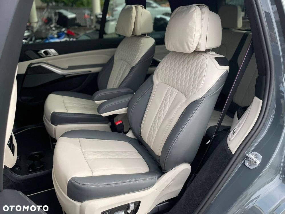 BMW X7 - 30