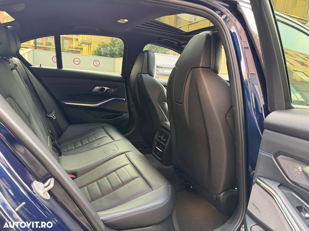 BMW Seria 3 320d xDrive AT MHEV - 14