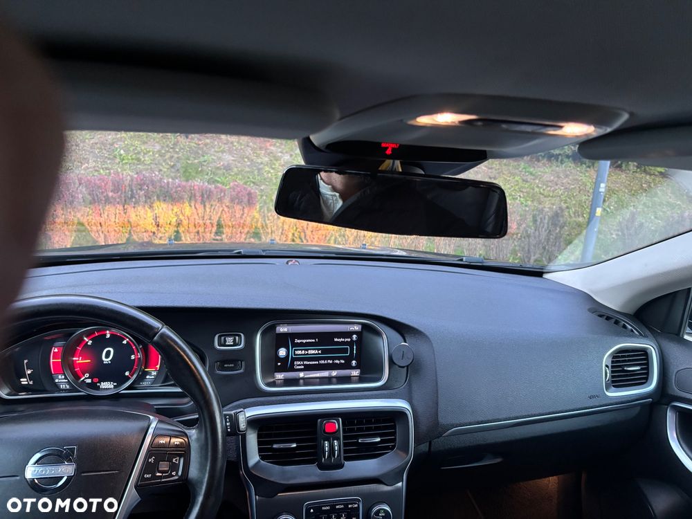 Volvo V40 D2 Momentum - 16