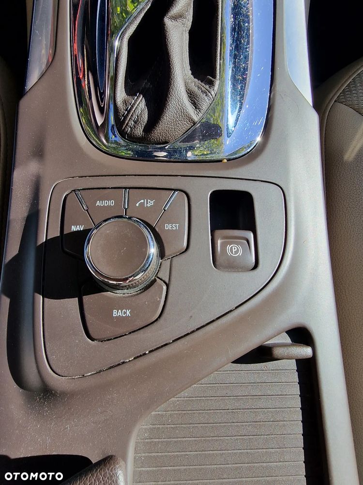 Opel Insignia - 18