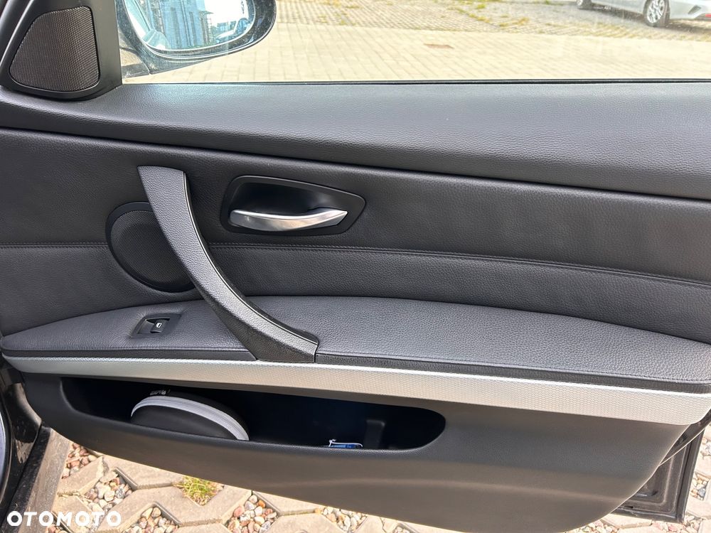 BMW Seria 3 320i - 22