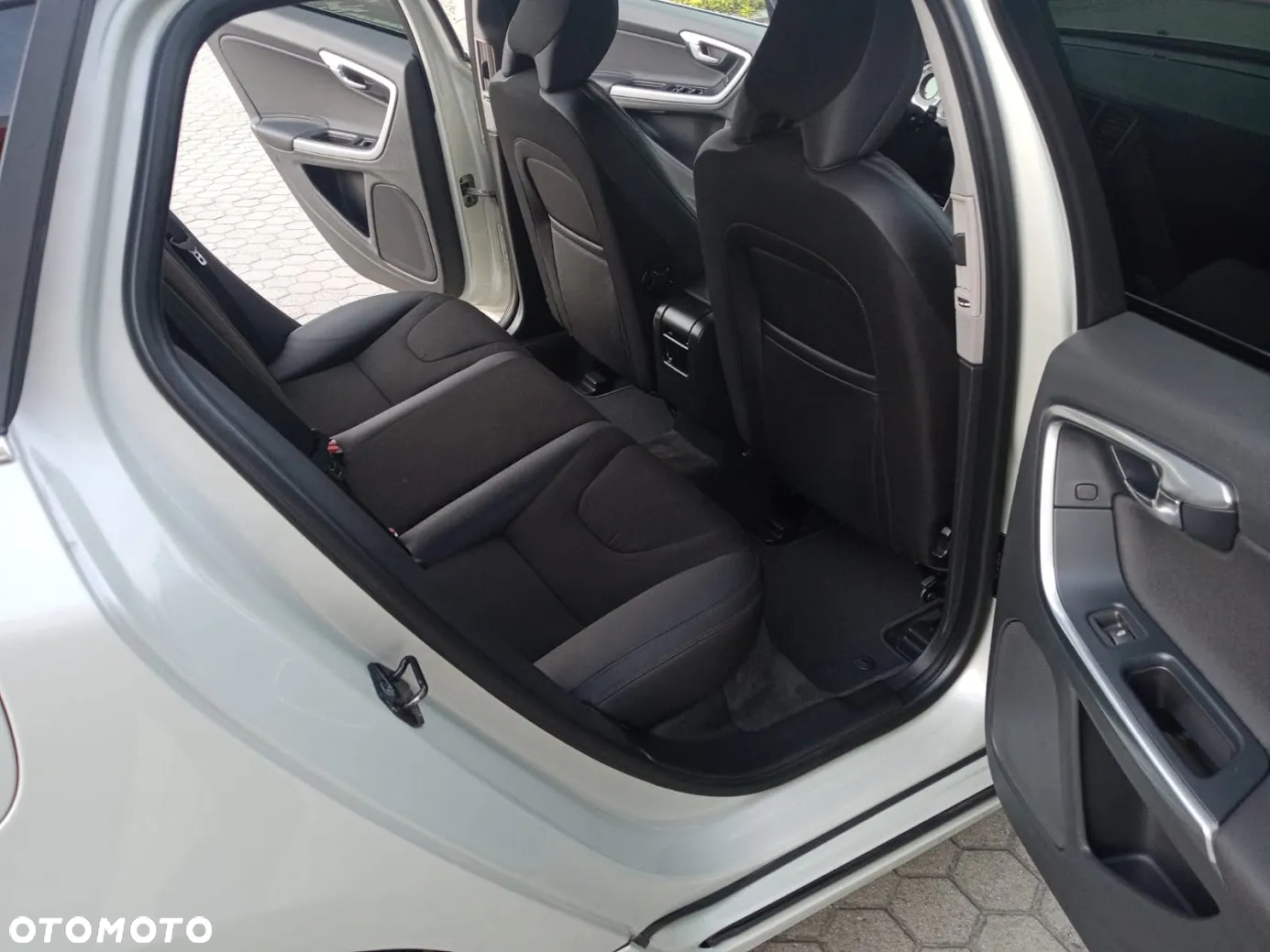 Volvo V60 D2 Kinetic - 11