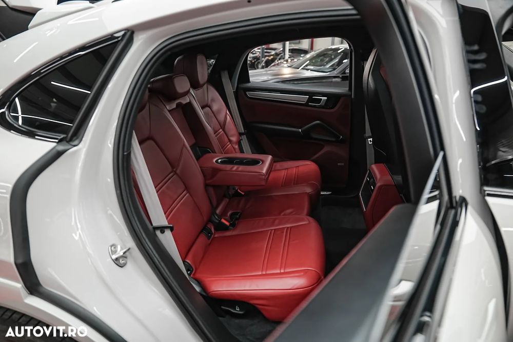 PORSCHE Cayenne Coupe 2022 — imagine 14