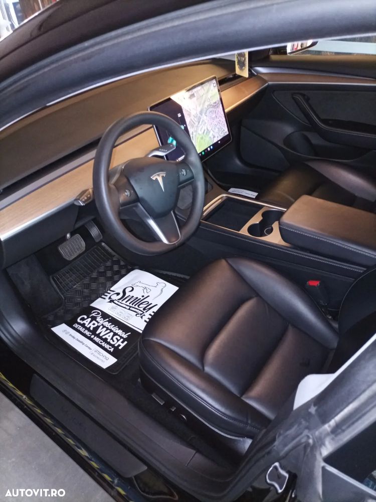 Tesla Model 3 - 5