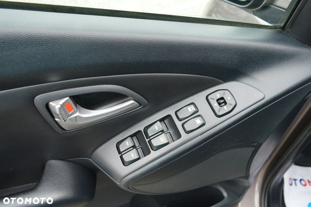 Hyundai ix35 2.0 2WD Automatik Style - 34