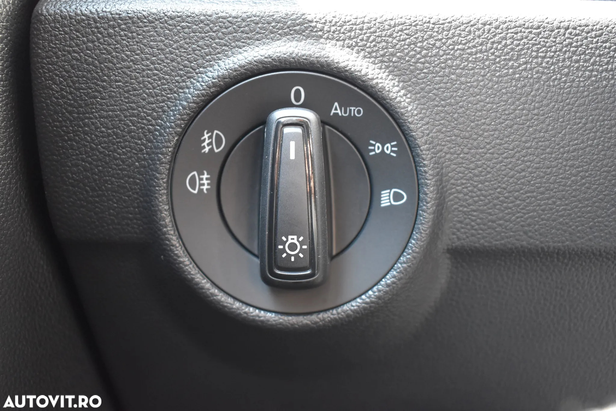 Volkswagen T-ROC 1.6 TDI Base - 13