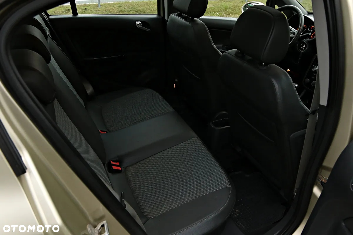 Opel Corsa 1.4 Cosmo - 10
