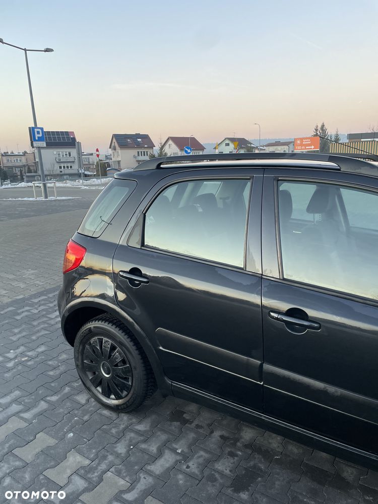 Suzuki SX4 - 10