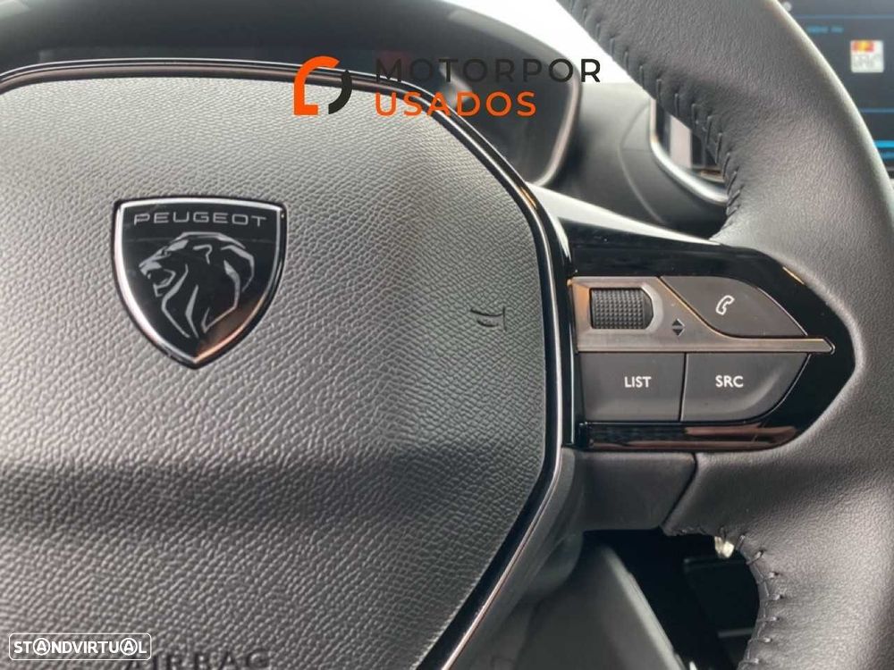 Peugeot e-208 - 12