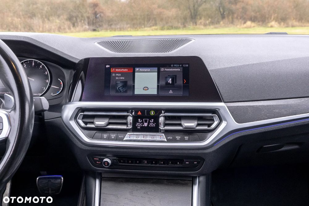 BMW Seria 3 320i xDrive M Sport Sport - 19