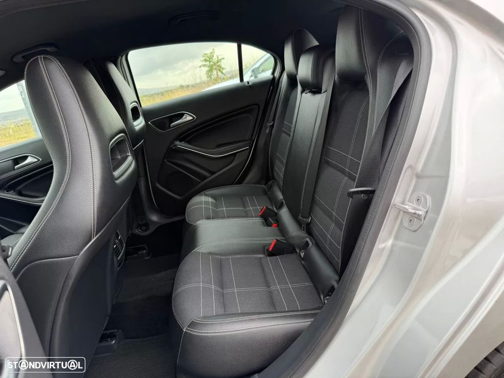 Mercedes-Benz A 180 d 7G-DCT Urban - 11