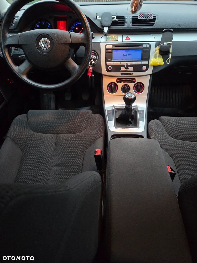 Volkswagen Passat 2.0 TDI Comfortline - 15