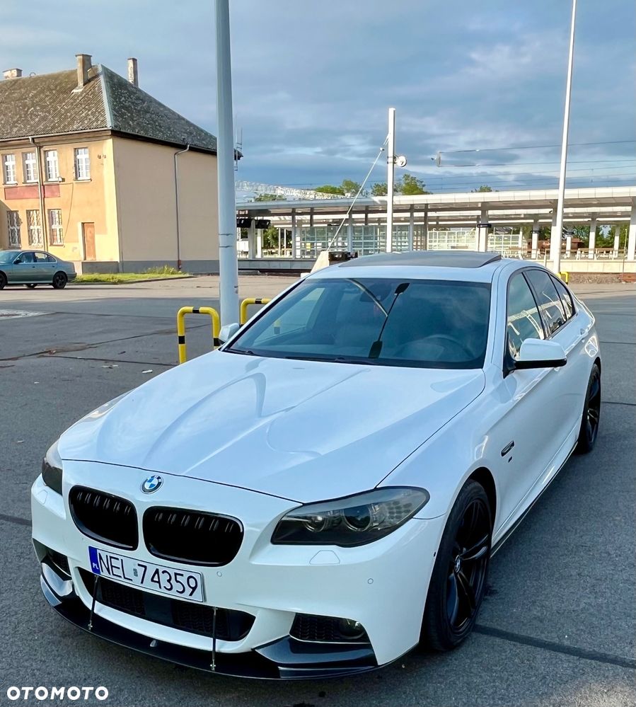 BMW Seria 5 550i xDrive Sport-Aut - 6