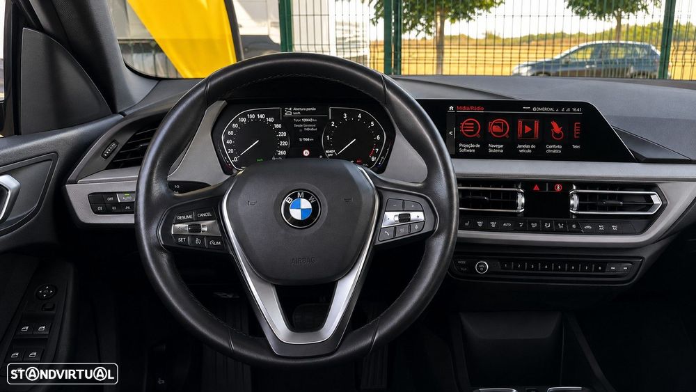 BMW 218 i Line Sport — fotografia 5