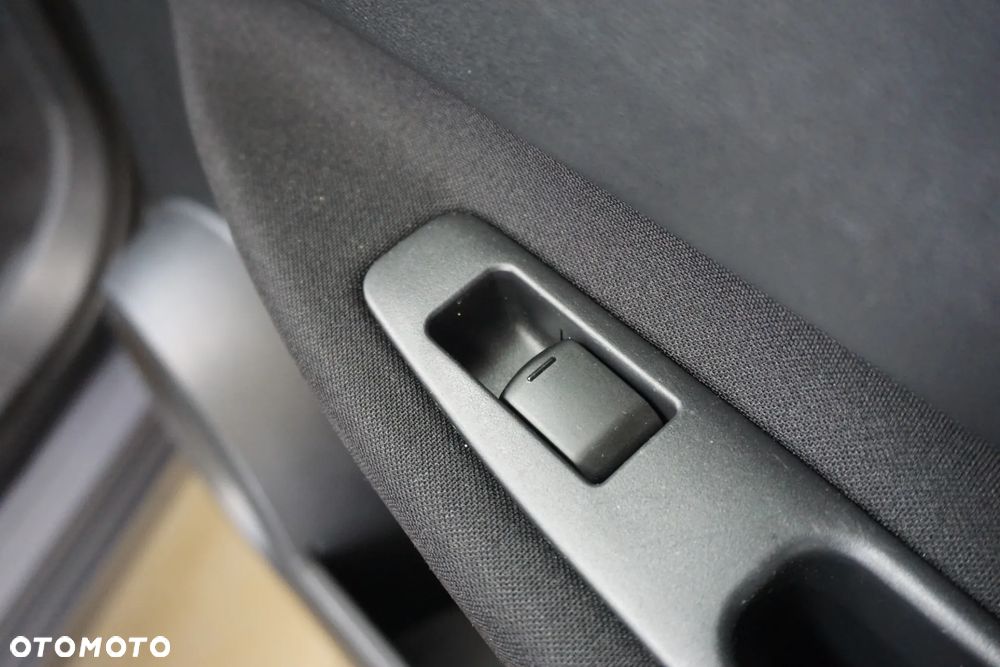 Nissan Qashqai 2.0 dCi DPF tekna - 24
