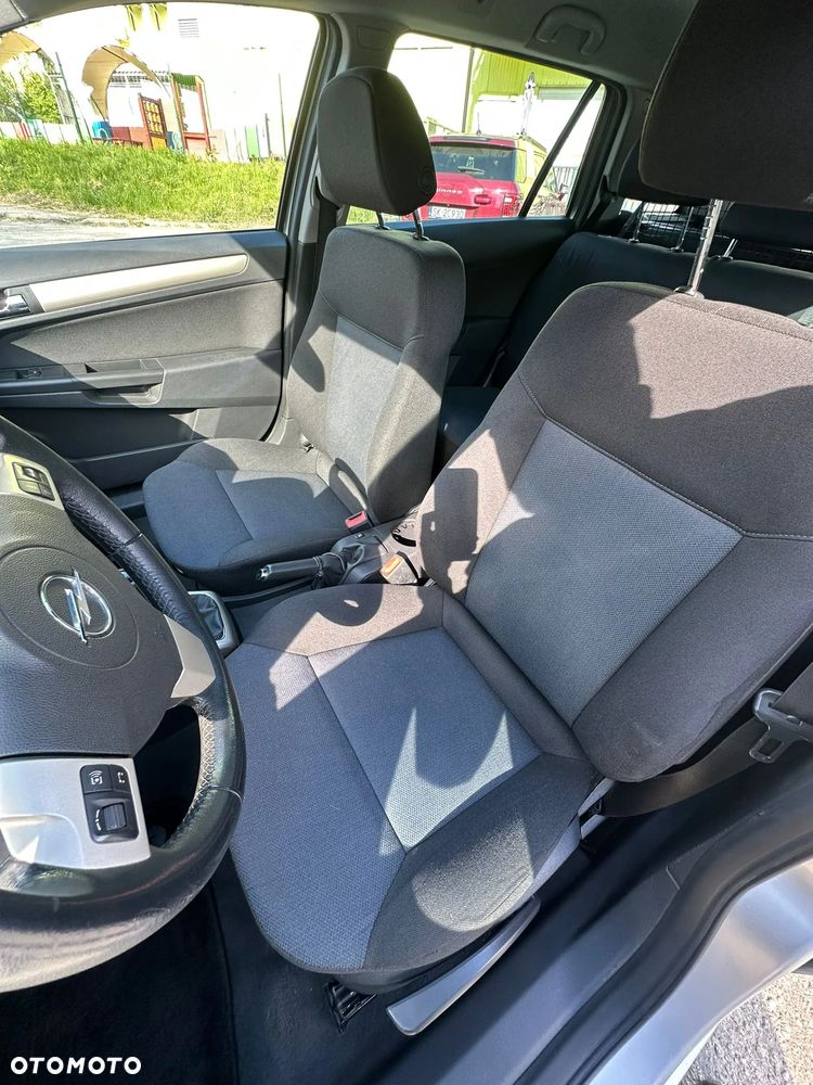 Opel Astra 1.6 Design Edition - 18