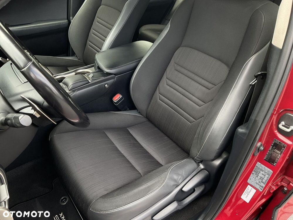 Lexus NX 300h Business Edition AWD - 18