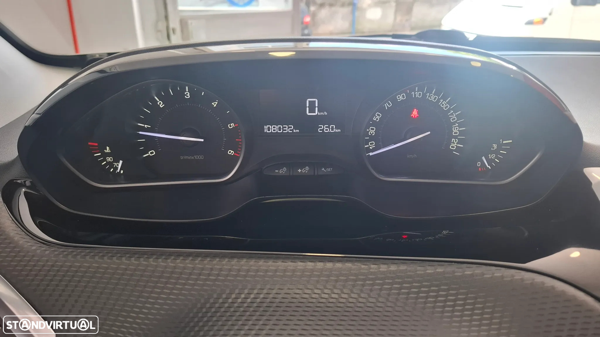 Peugeot 2008 1.6 BlueHDi Style - 11