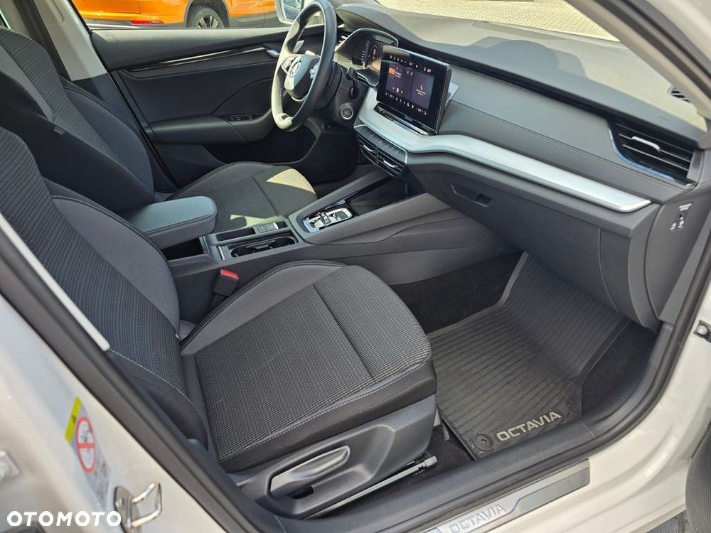 Skoda Octavia 1.5 TSI mHEV Selection DSG - 11