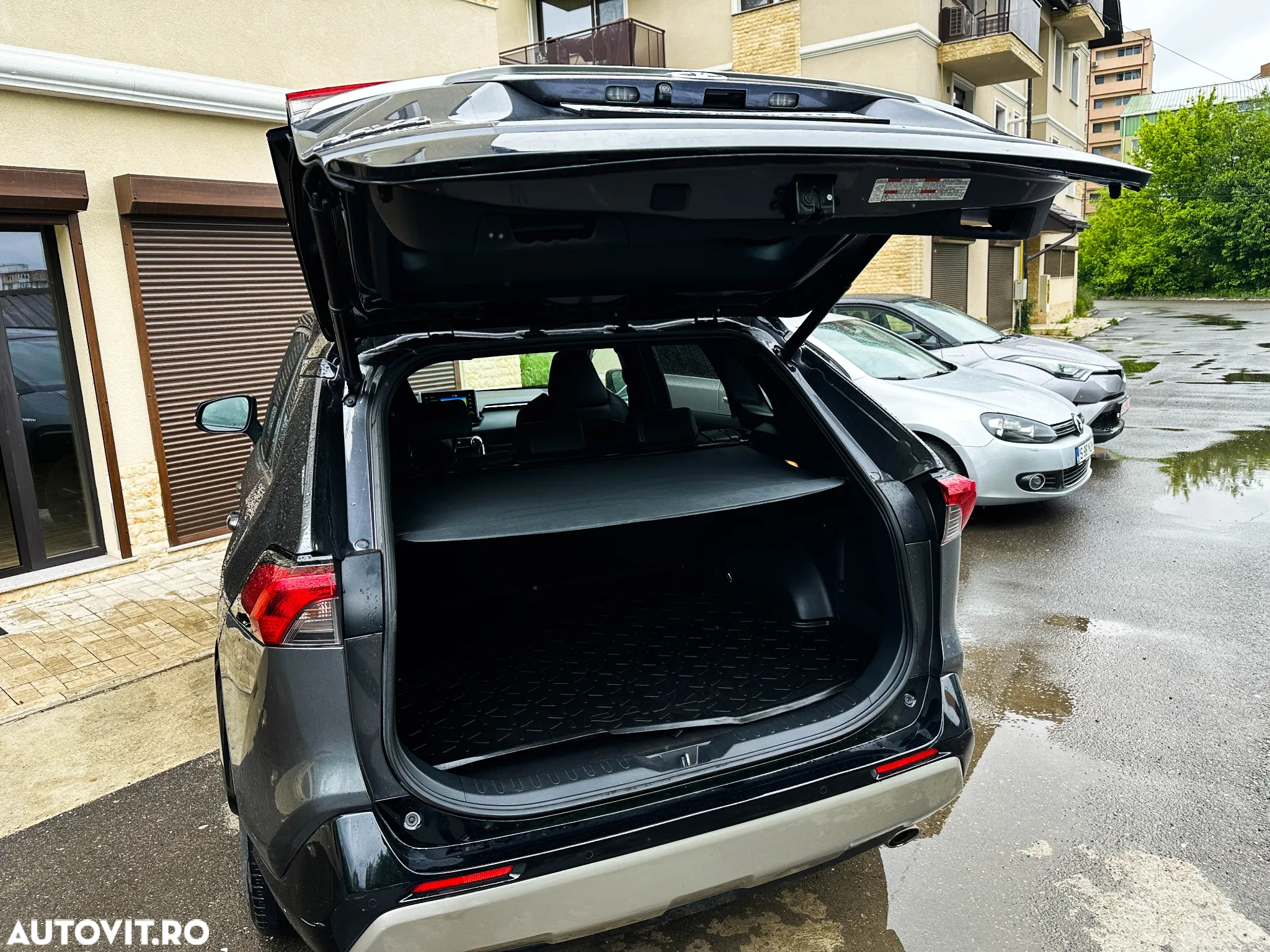Toyota RAV4 2.5 4x4 Hybrid Lounge - 11