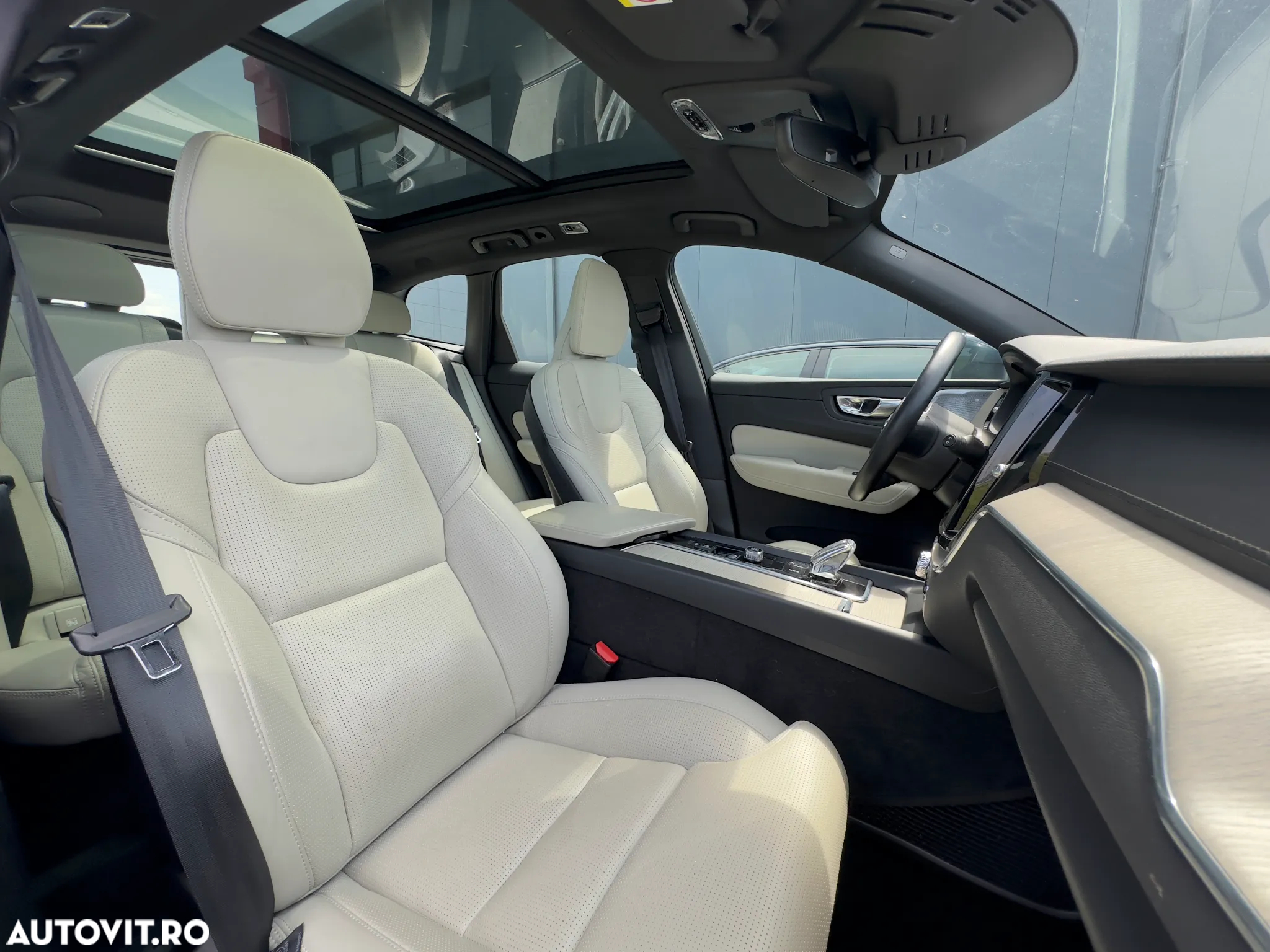 Volvo XC 60 T6 AWD Recharge Geartronic Inscription - 27