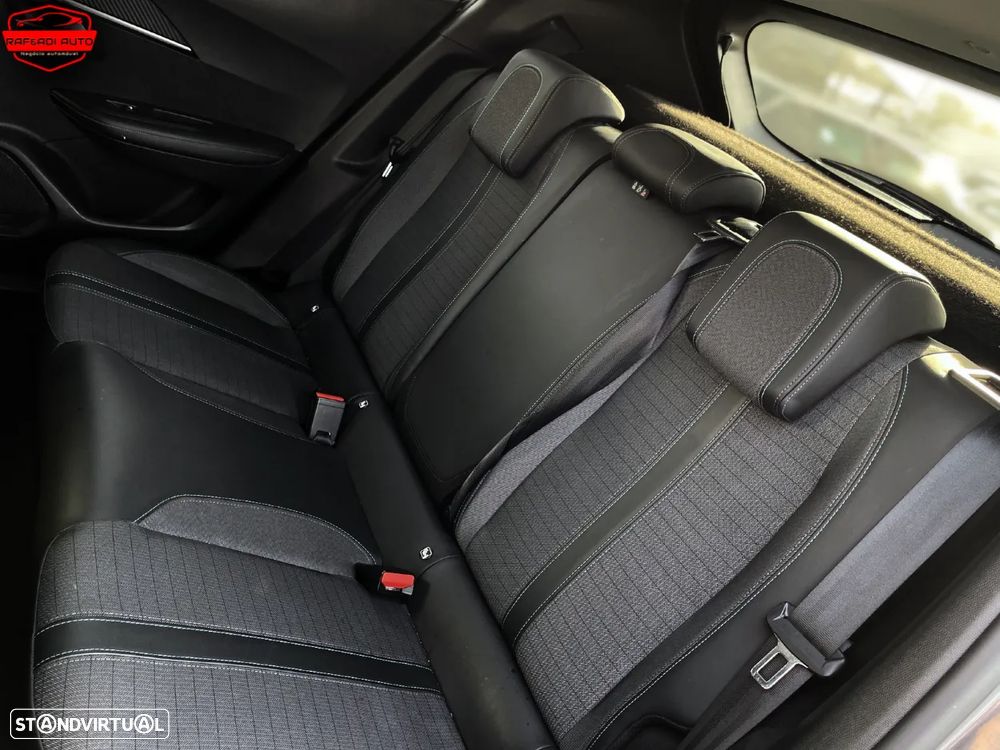 Peugeot 2008 1.2 PureTech Allure - 13