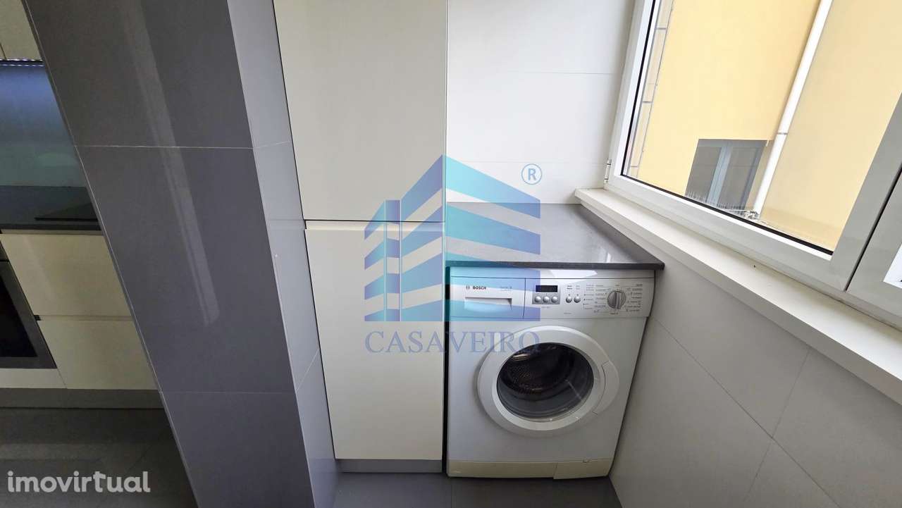 Apartamento T2+2 Duplex, junto ao Glicínias - Grande imagem: 3/18