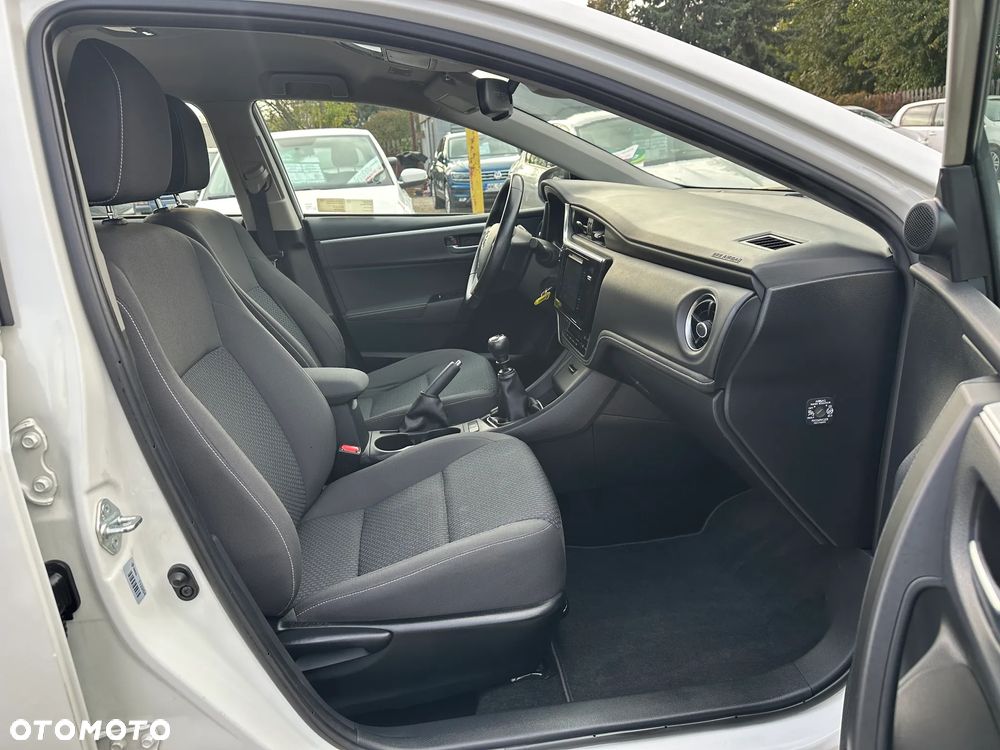 Toyota Corolla - 17