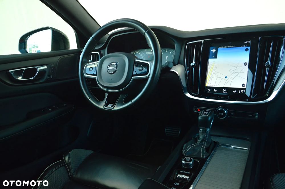 Volvo S60 T4 R-Design - 21