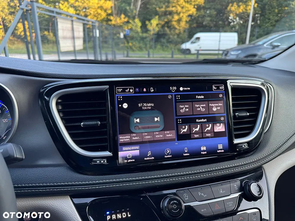 Chrysler Pacifica - 33