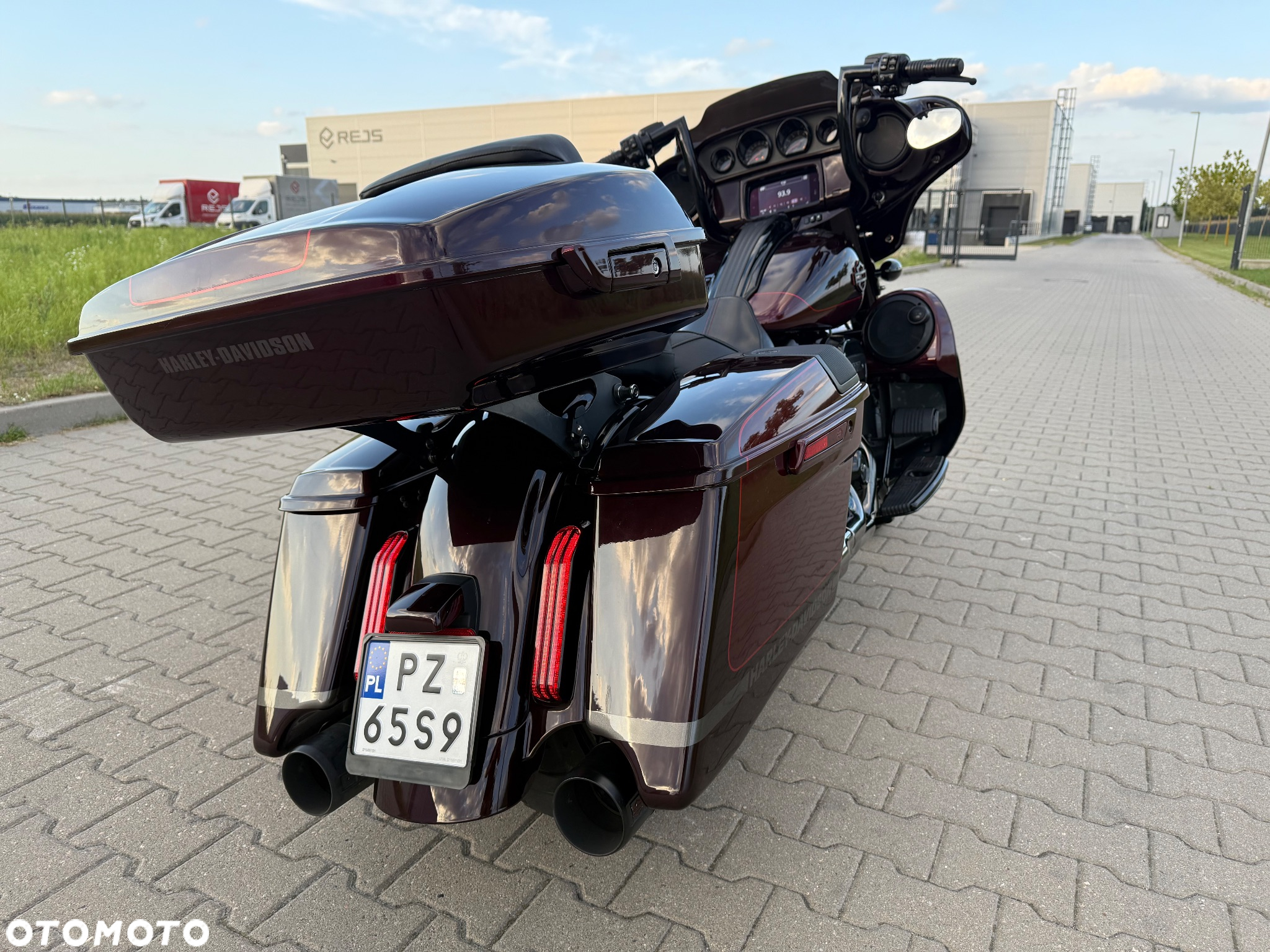 Harley-Davidson CVO Street Glide - 4