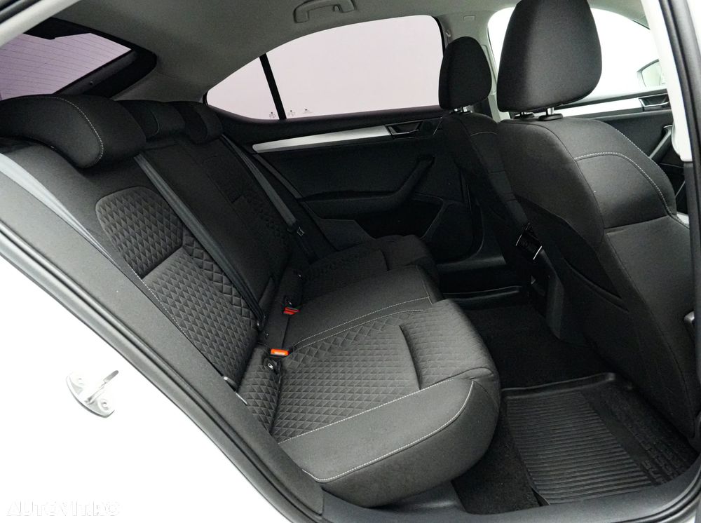Skoda Superb 2.0 TDI DSG Ambition - 17