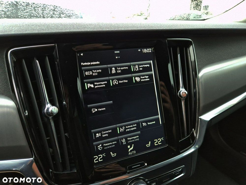 Volvo V90 D4 AWD Geartronic Momentum Pro - 36